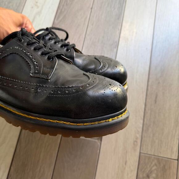 Dr. Martens Vintage 3989 Wingtip Brogue Black main image 4